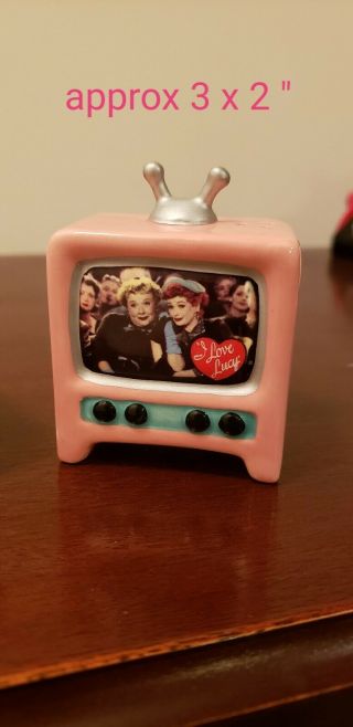 I Love Lucy Lucy Ethel Chair TV Salt and Pepper Shaker Set 4