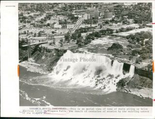 1967 Press Photo Famous Place Niagara Falls American Falls Rocks Nature 6x8