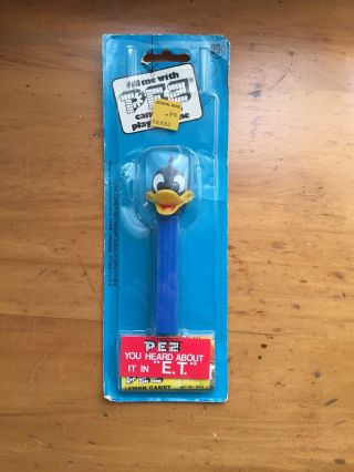 Vintage Daffy Duck Pez Dispenser With No Feet Blue Stem With 2 Candy
