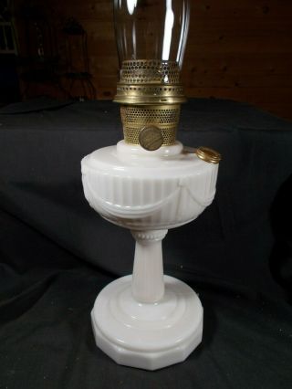 C1940 Aladdin B - 75 Alacite Tall Lincoln Drape Kerosene Oil Lamp W Chimney