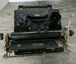 Vintage Royal Model 10 Typewriter with beveled glass sides Serial X - 8930448 5