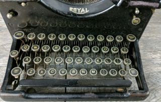 Vintage Royal Model 10 Typewriter with beveled glass sides Serial X - 8930448 7