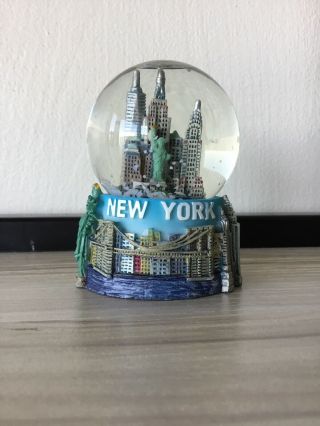Nyc Snow Globe 2.  5 Inch York City Snow Globe With Skyline (45mm Globe) L06