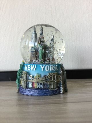 NYC Snow Globe 2.  5 inch York City Snow Globe with Skyline (45mm globe) L06 2