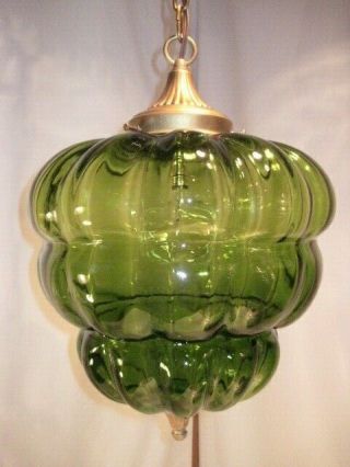 LARGE VINTAGE GREEN OPTIC GLASS SWAG LAMP WITH GOLD CHAIN - 4
