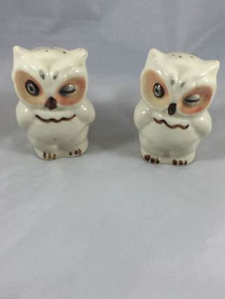 Vintage Winking Ceramic Owl Salt And Pepper Shakers Rare (white & Brown)