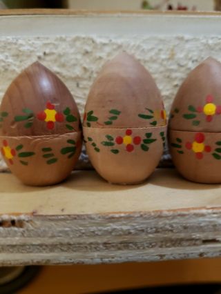 Miniature Vintage Handmade And Painted Wooden Eggs With Little People Inside 7