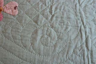 Vintage Gorgeous Hand Stitched Cotton Appliqued Quilt Flowers on Green 78x92 8