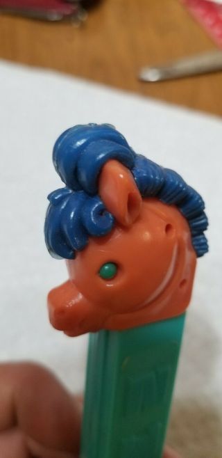 Vintage Pez horse/pony no feet Orange & Blue made in Austria 8