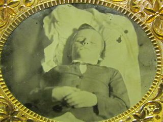 Little Boy Shown After Death Post Mortem Tintype Photo In Thermoplastic Case