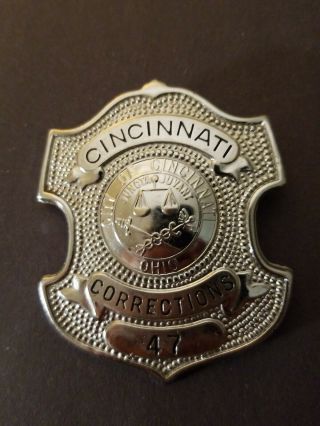 OBSOLETE CINCINNATI WORKHOUSE CORRECTIONS OFFICER BADGE AND HAT CREST 2