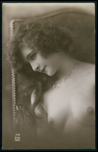 French Nude Woman Close - Up Breasts Girl C1910 - 1920s Photo Postcard Aa