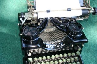 Antique Royal Model 10 Typewriter w/Double Beveled Glass Sides Green Key Risers 3