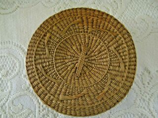 Vintage Set of 3 Nesting Baskets with lids Made of Sweet Grass 3