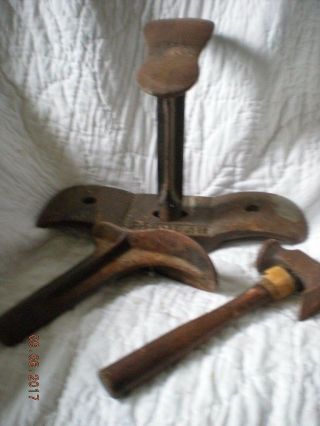 Cobblers Repair Anvil With Lap Stand And Tool - Vintage