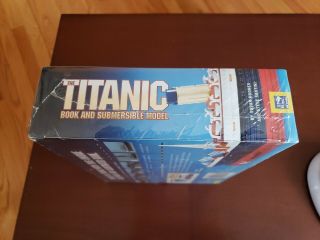 The TITANIC BOOK AND SUBMERSIBLE MODEL By Susan Hughes & Steve Santini - 6