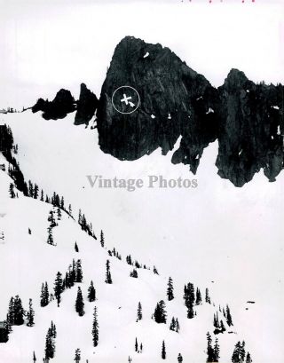1971 Press Photo Rescue Victims Tooth Snoqualmie Pass Mountain Snowy 8x10