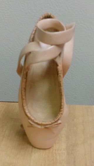 Just The Right Shoe.  Pink Ballet Slipper Figurine