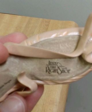 JUST THE RIGHT SHOE.  Pink Ballet Slipper figurine 3