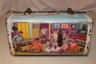 1967 Star Trek TOS Lunch Box No thermos or thermos retainer. 3