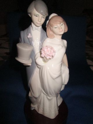 Lladro Bride Groom Couple Wedding Bell Figurine Statue Cake Topper 3