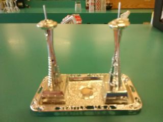 Vintage Space Needle Salt And Pepper Shaker Set W/tray - Made In Japan