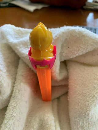 RARE VINTAGE BABY CHICK PEZ WITH NO HAT & NO FEET 4