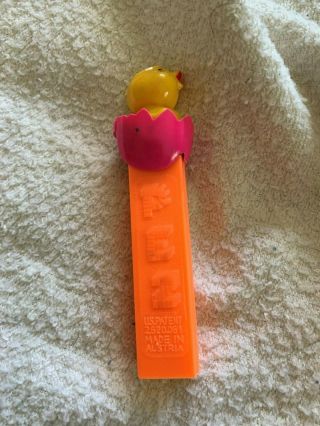 RARE VINTAGE BABY CHICK PEZ WITH NO HAT & NO FEET 5