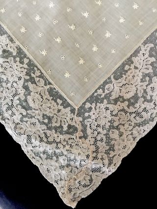 Gorgeous Vintage Tablecloth With Alencon Lace And Matching 8 Placemats