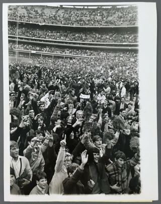 1969 Ny Mets World Series Upi Photo Baseball Fans On Field After Game Baltimore