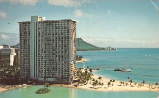 Q22 - 9051,  Hilton Hawaiian Village,  Waikiki Beach,  Oahu,  Hawaii. ,  Postcard.