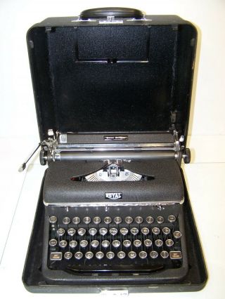 Antique 1947 Royal Model Quiet Deluxe Vintage Typewriter