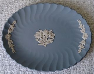 Wedgwood Blue Jasperware 6 - 7/8 " Oval Tray Scalloped Edge White Flowers