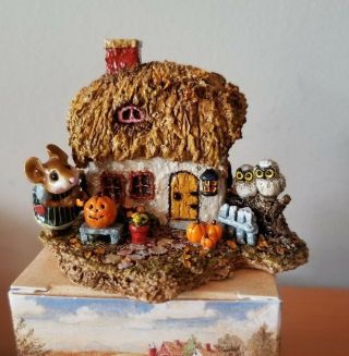 Wee Forest Folk M - 311b A Cottage For All Seasons - Fall Retired