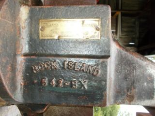 vintage rock island vise 542 BX,  big heavy bench vise rock island Illinois tool 6