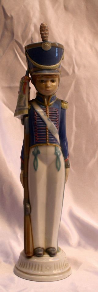 Magnificent Lladro Hand Painted On Porcelain Soldier With Flag,  W/box