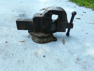 Vintage Columbian No 403 Swivel Base And Jaw Head Bench Vise Made Usa.