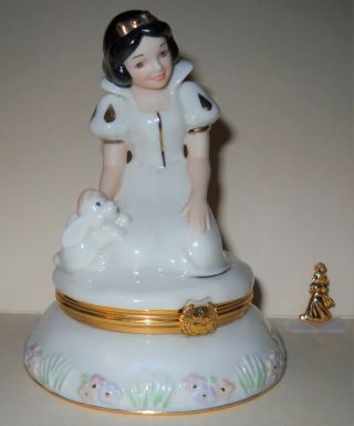 Lenox Disney Snow White Treasure Trinket Box W/ Charm