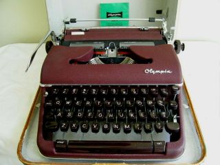 Vintage Olympia Deluxe Portable Typewriter Sm4 W/ 2 - Tone Case Maroon