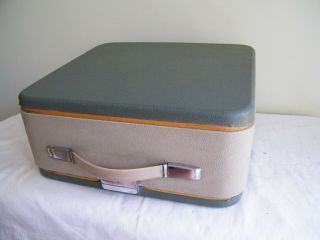 Vintage Olympia Deluxe Portable Typewriter SM4 w/ 2 - Tone Case Maroon 9