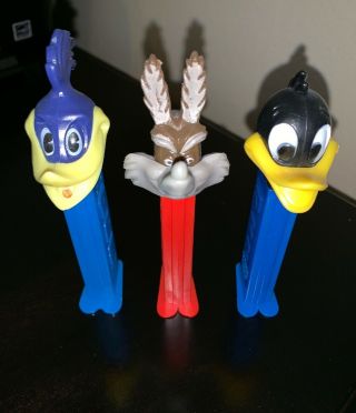 Pez Dispensers - Looney Tunes - Roadrunner,  Wile E.  Coyote,  Daffy Duck Thin Feet