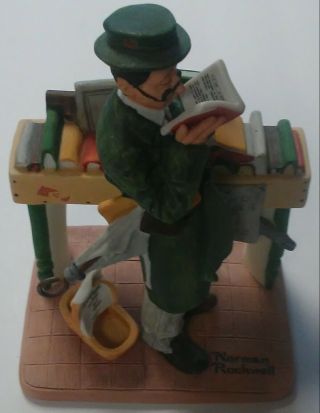 Vintage: Norman Rockwell The Book Worm Figurine.