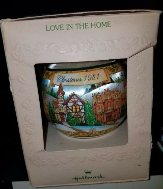 Hallmark Christmas Ornament 1981 [ Love In The Home Puts Joy In The Heart]