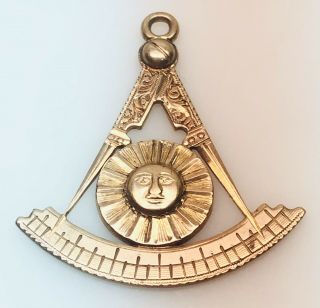 1918 Past Master Mason Charm 10k 2.  9gr Yellow Gold Masonic York Rite Sun Pendant
