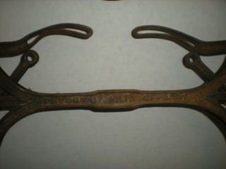 Antique Cast Iron NELLIS Hay Fork 1868 for Trolley Pulley Very RARE 4 lever 3