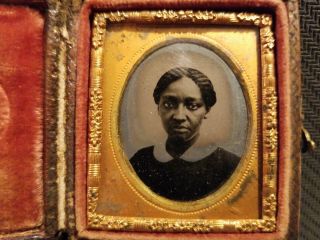 Rare 1/16 Gorgeous Tintype African American Woman In Full Case.  Pose.