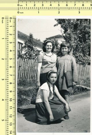 Three Woman And Girls Kid Outside Females Old Photo Snapshot