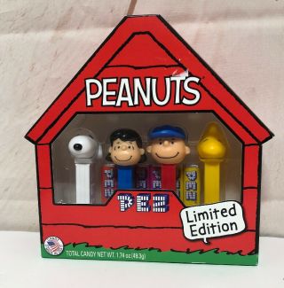 2015 Peanuts Limited Edition Pez Set In Red Dog House Box Set Charlie Brown