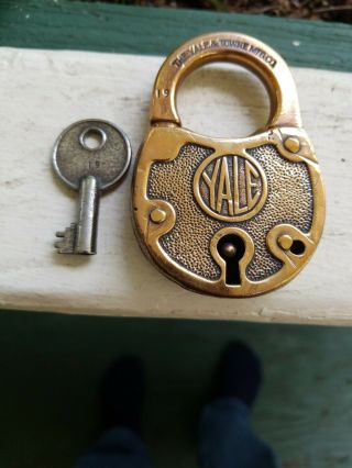 Antique Vtg Yale & Towne Lever Padlock Lock Matching Barrel Key