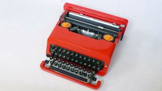 Vintage Mid Century Valentine Olivetti Portable Typewriter W/ Case Modern 1969